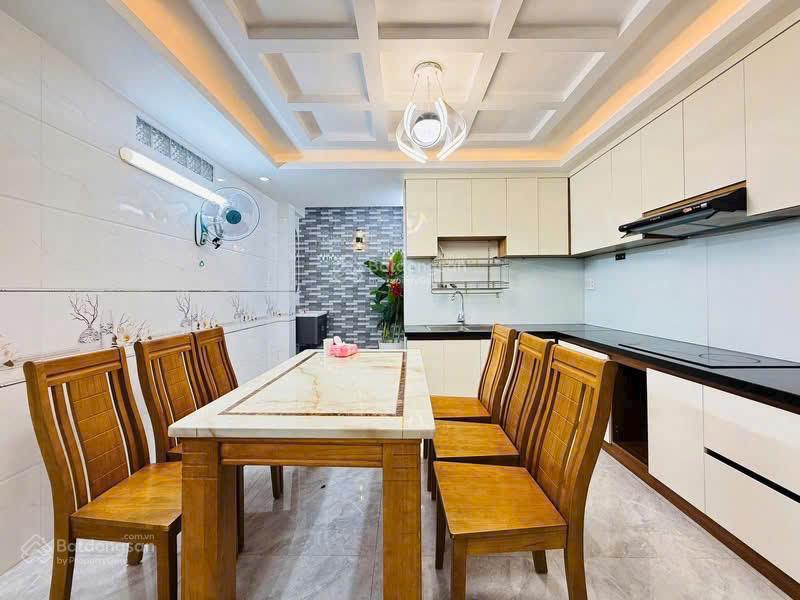 Giảm mạnh 800tr bán nhà 4 tầng hẻm xe tải  đường nguyễn duy cung, gò vấp có thang máy, giá 9,7 tỷ