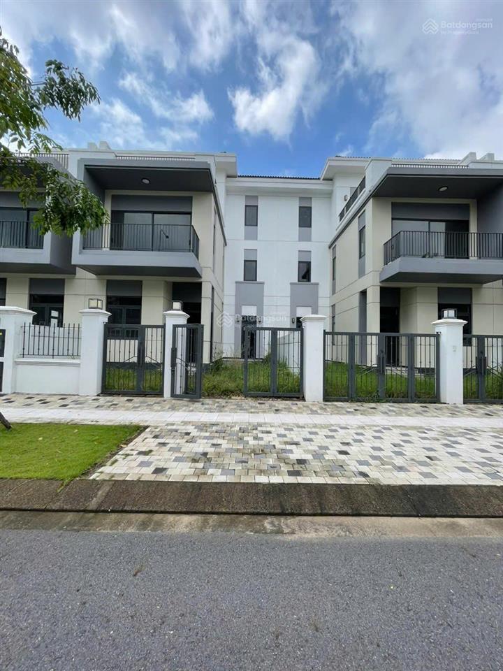 Nhà phố 8x20m, giá 7,950 tỷ, đông bắc, nhận nhà ngay, gần công viên, trường học bán trong tuần.