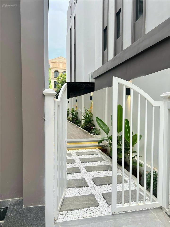 Cho thuê nhà khu phố biển vinhomes ocean park 3  công viên nước ngay trước nhà