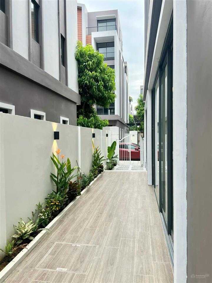Cho thuê nhà khu phố biển vinhomes ocean park 3  công viên nước ngay trước nhà