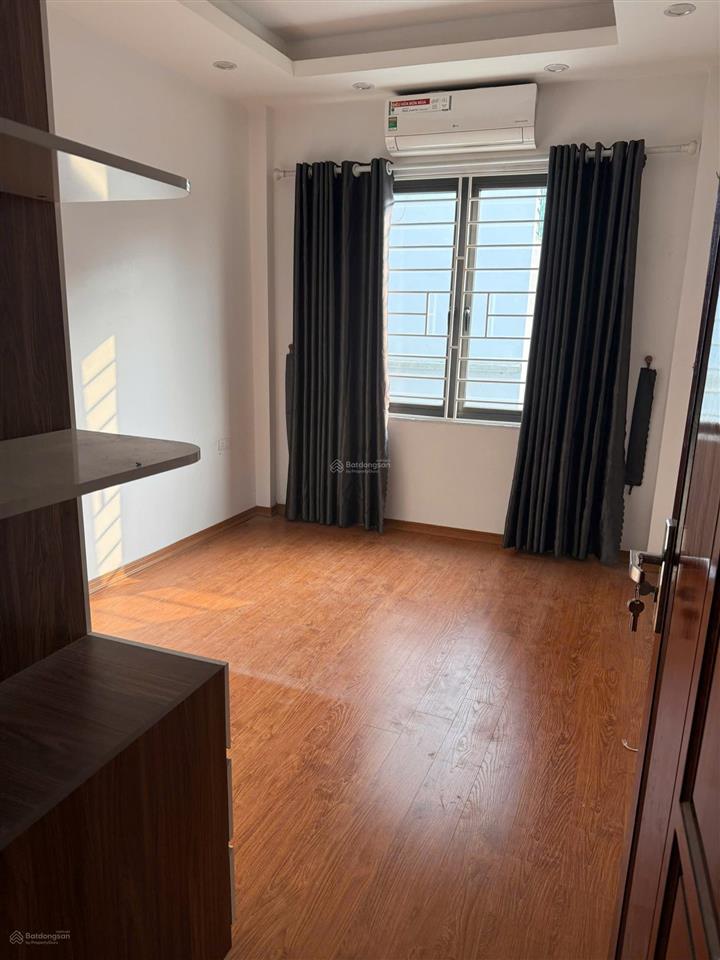 Cho thuê nhà 5 tầng 34m2. phú lương hà đông