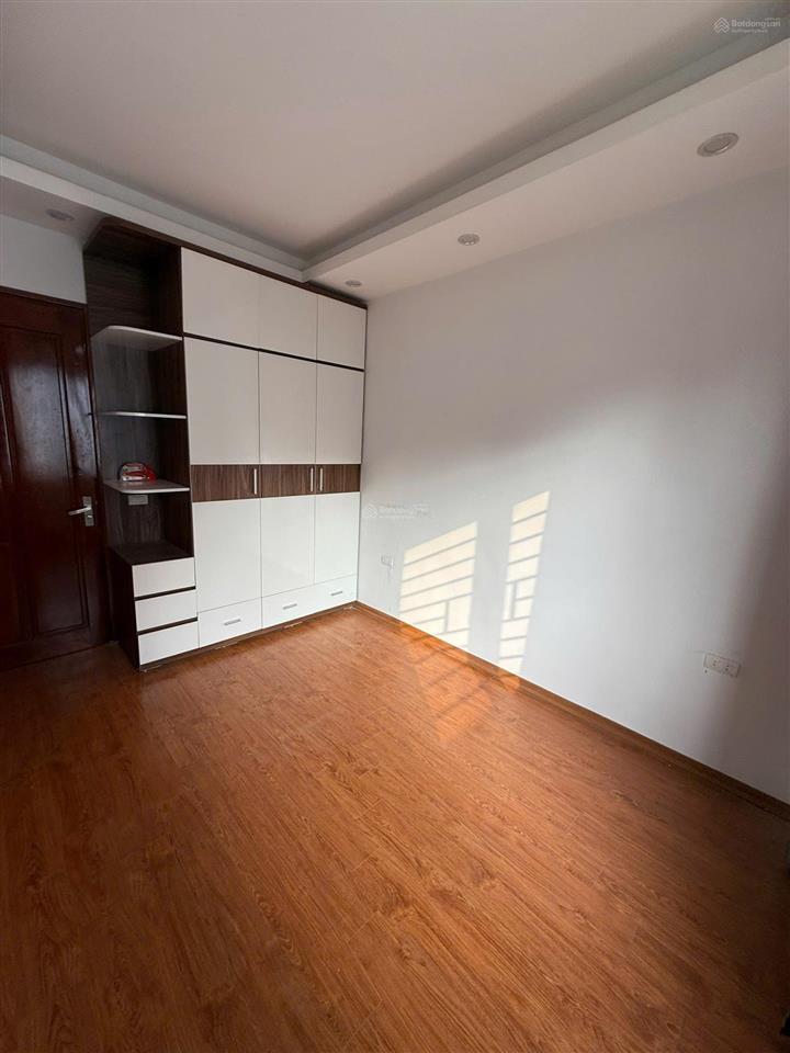 Cho thuê nhà 5 tầng 34m2. phú lương hà đông