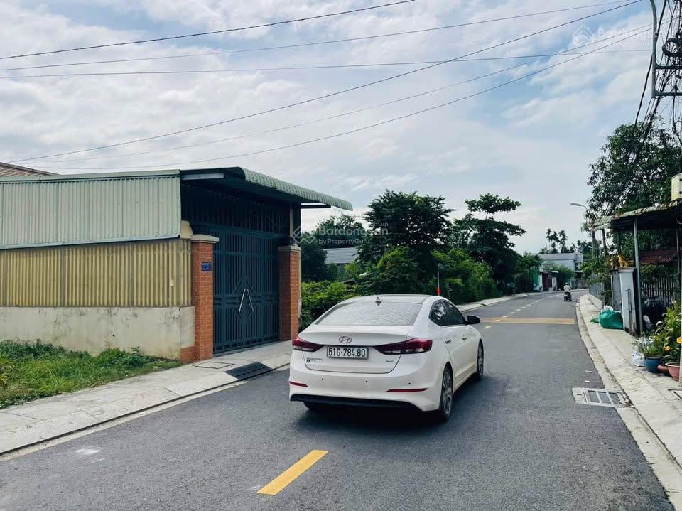 Bán gấp lô đất ngay cây trôm mỹ khánh, 110m2, mặt tiền đường nhựa, shr, giá chỉ 900 triệu