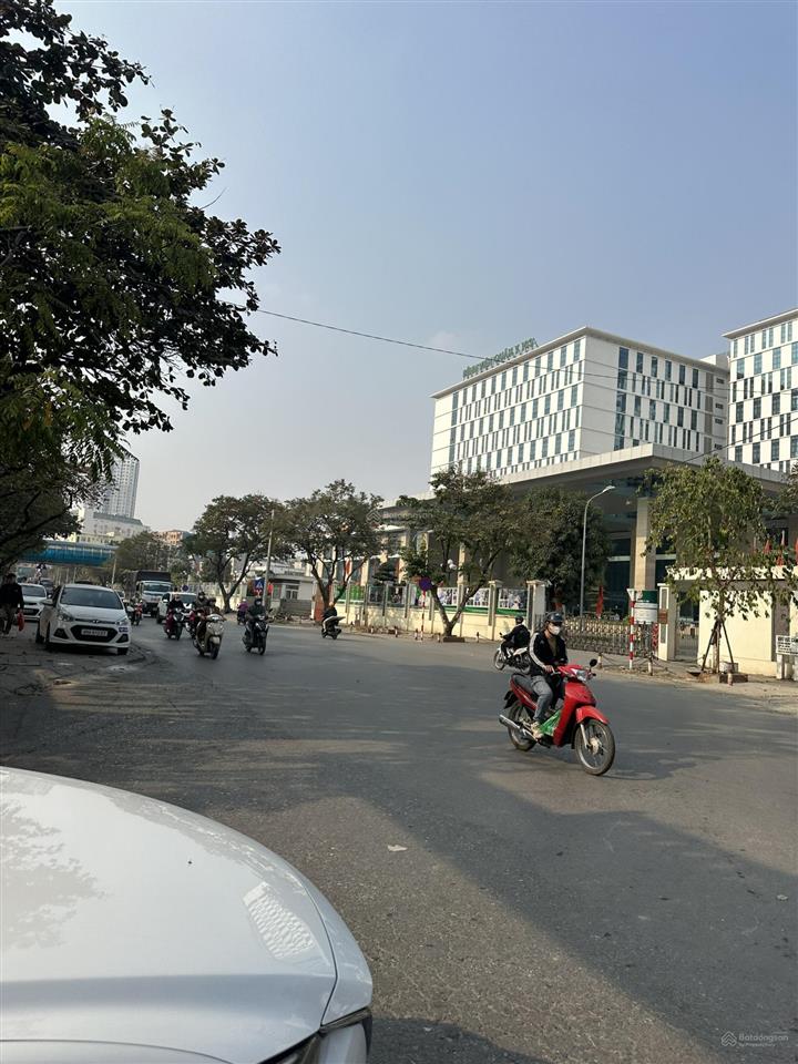 Bán nhà vị trí kinh doanh đường văn quán  xa la cực rộng thoáng ô tô tránh vỉa hè 37m² 5 tầng