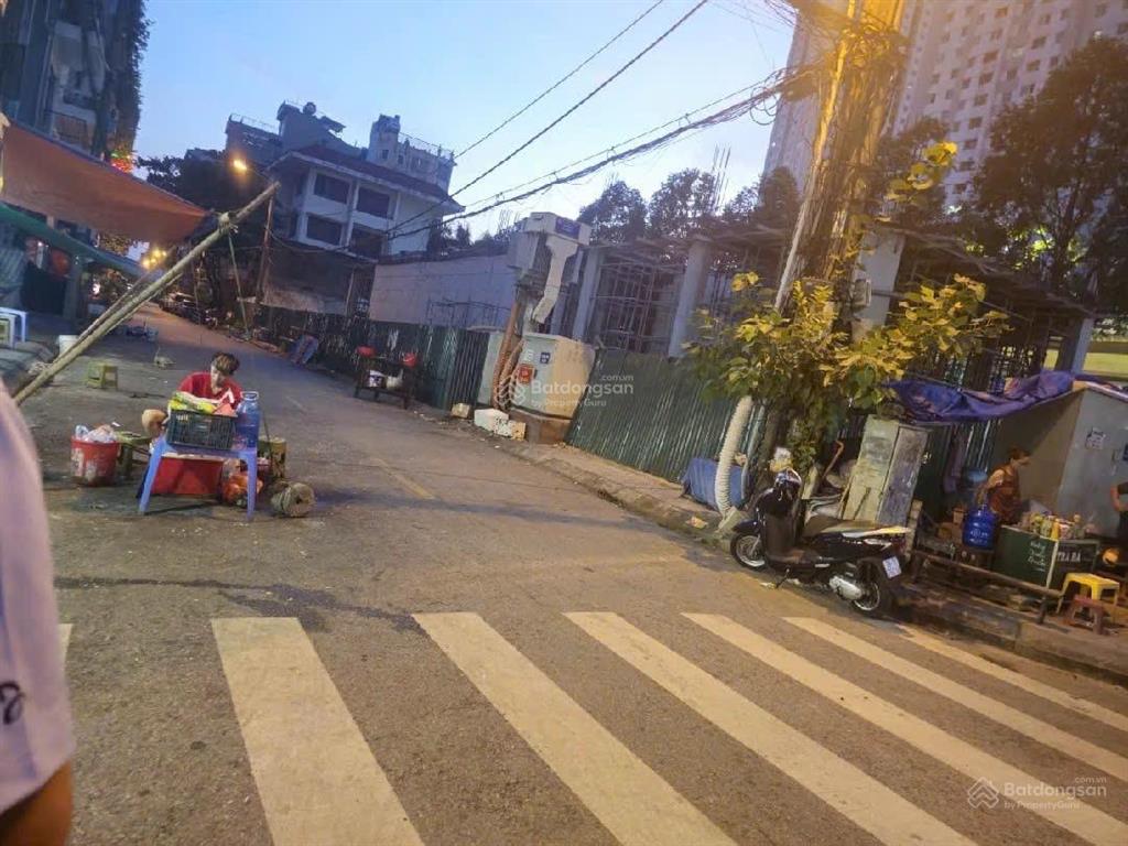 Bán nhà ngay cầu trắng, đường thanh bình, sở tư pháp tp hà nội ô tô sát nhà, ngõ thông 38.6m²