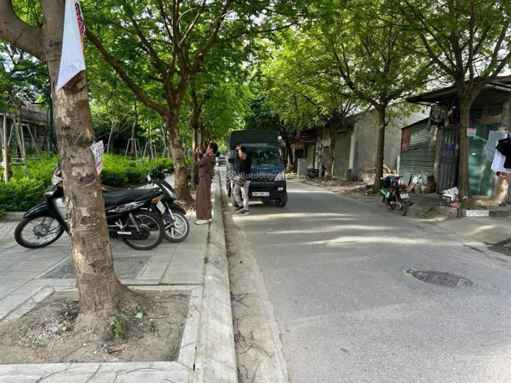 Bán đất đấu giá cuối đường bà triệu  quang trung đường phân lô vỉa hè ô tô cực hiếm 50m²
