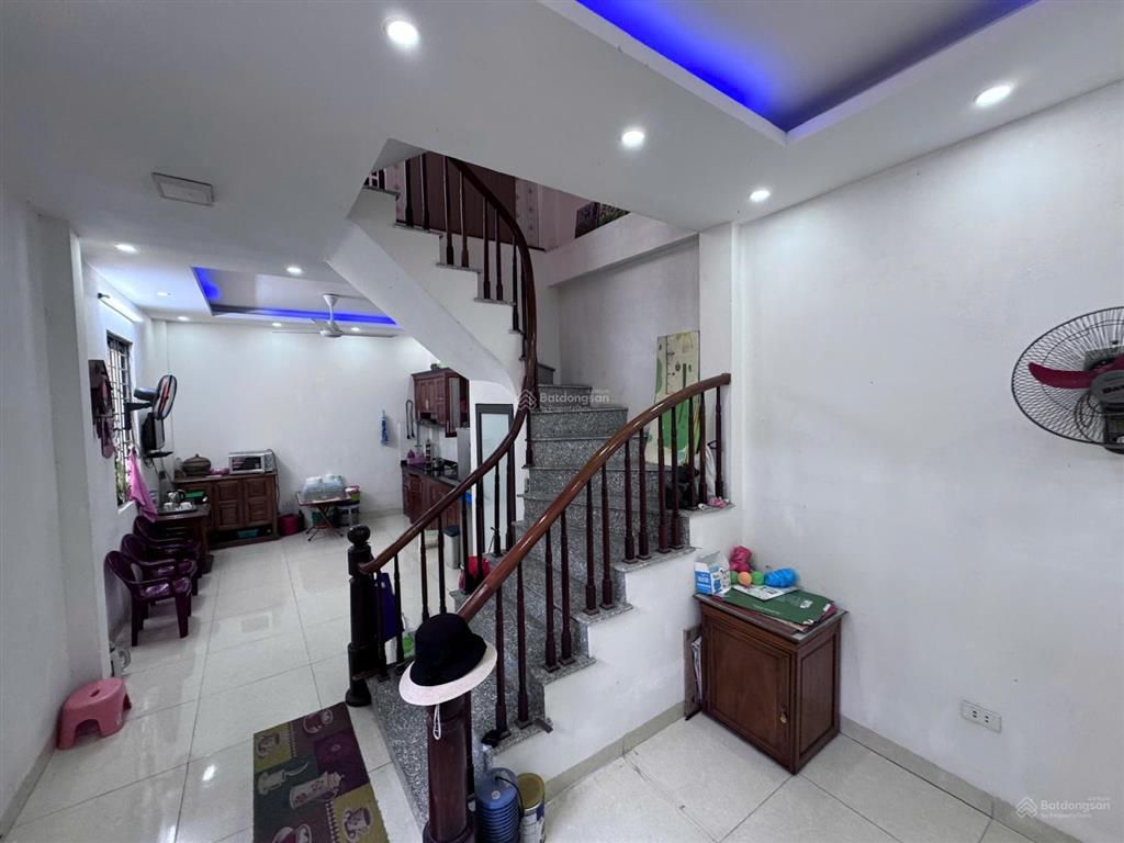 Bán nhà phùng hưng văn quán 34m2 4tầng, ô tô đỗ gần viện 103 nội thất đầy đủ giá chỉ 5.9tỷ
