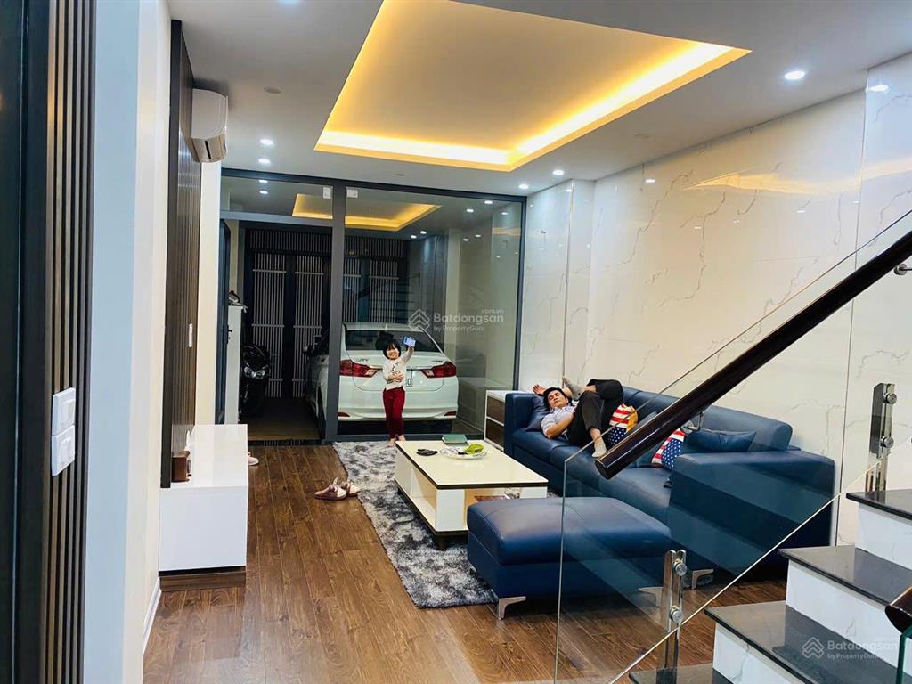 Bán nhà ngay trục quang trungvăn phú hà đông đường kinh doanh phân lô vỉa hè 4 tầng thang máy 76m2