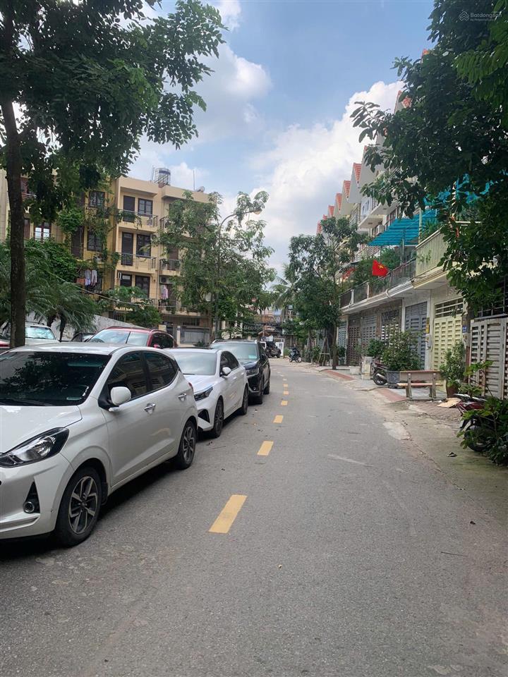 Bán nhà ngay trục quang trungvăn phú hà đông đường kinh doanh phân lô vỉa hè 4 tầng thang máy 76m2