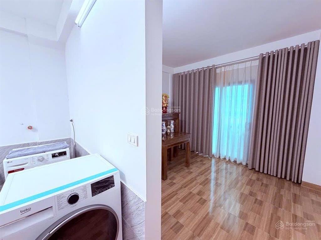 Bán căn góc ô tô lùi cửa khu tập thể cán bộ vạn phúc ngay cầu mỗ lao full nội thất 40m2 5 tầng