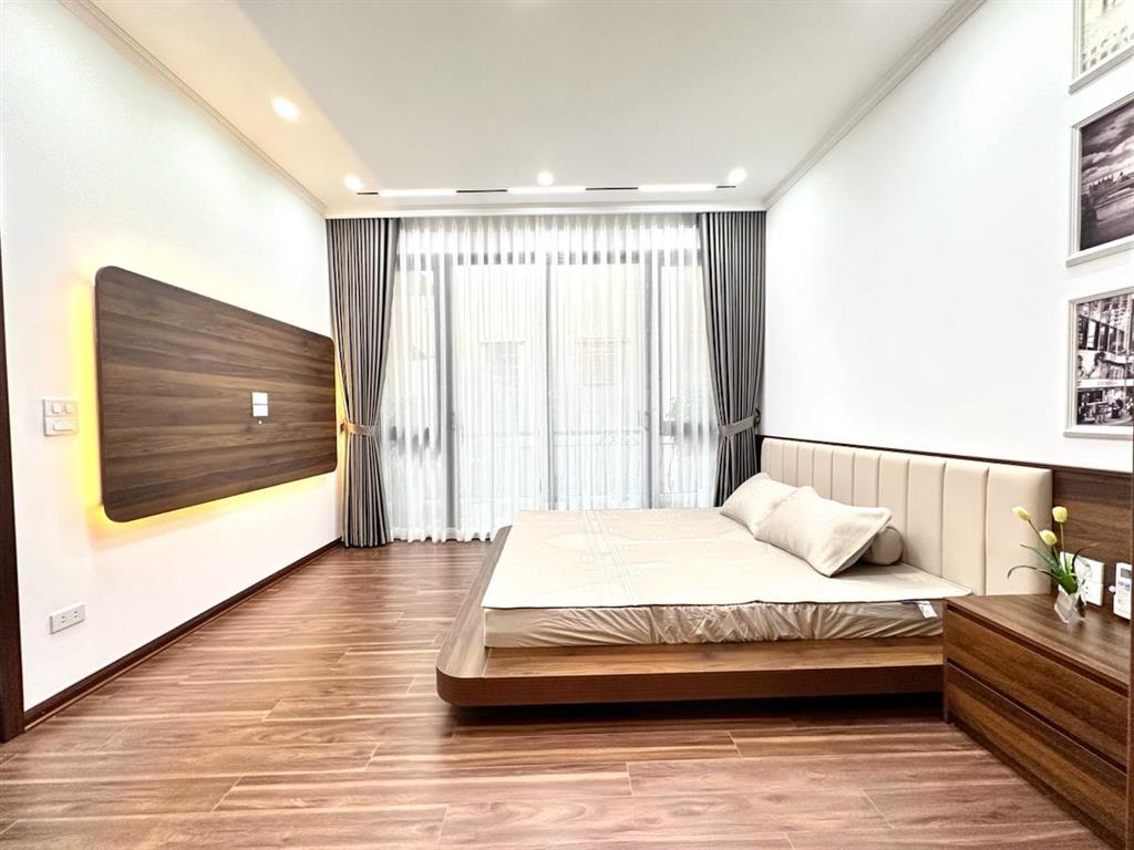 Kim mã nhà xây mới đẹp như ks 5*, view lotte, ngõ thông kd, 6t thang máy 57m mt 5m giá 17.5 tỷ tl