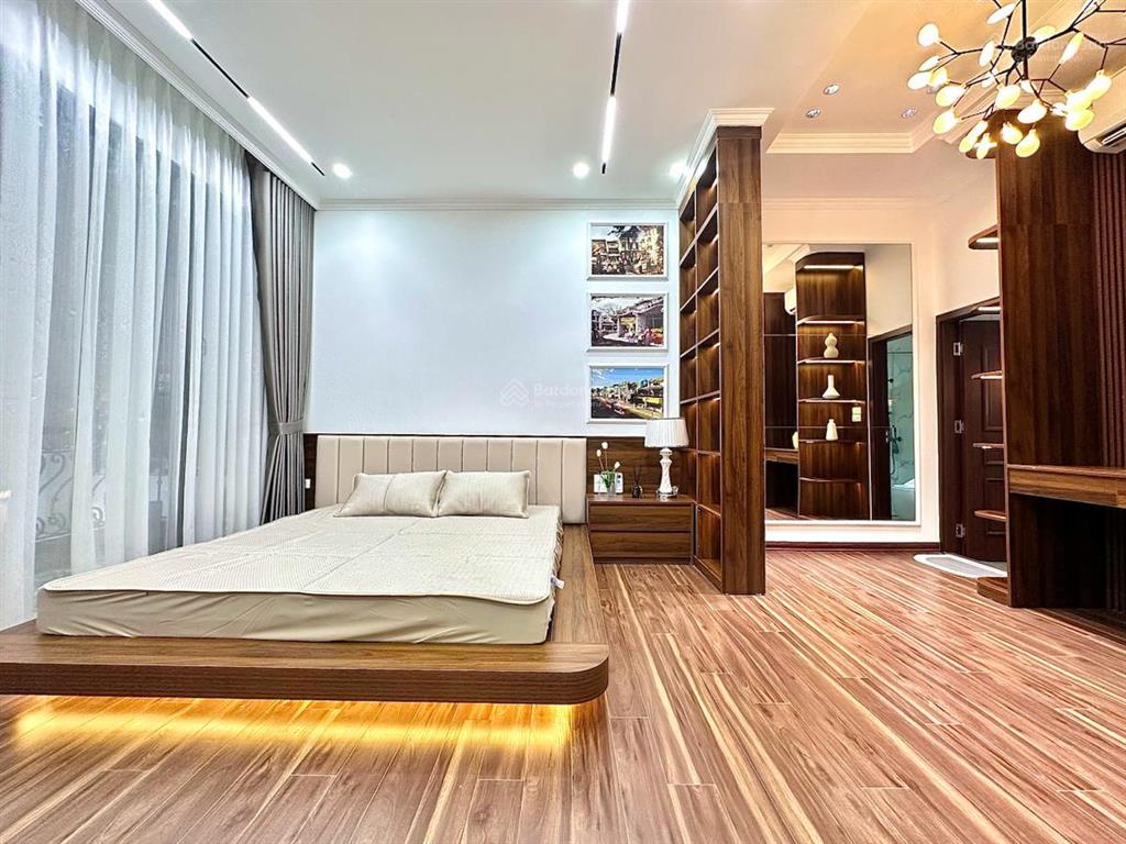 Kim mã nhà xây mới đẹp như ks 5*, view lotte, ngõ thông kd, 6t thang máy 57m mt 5m giá 17.5 tỷ tl