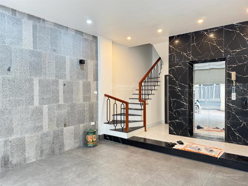 7t thang máy, 2 ô tô tránh, vỉa hè pl bộ giáo dục, 67m2, mt 4.5m, nhà đẹp ở ngay, giá 25.5 tỷ