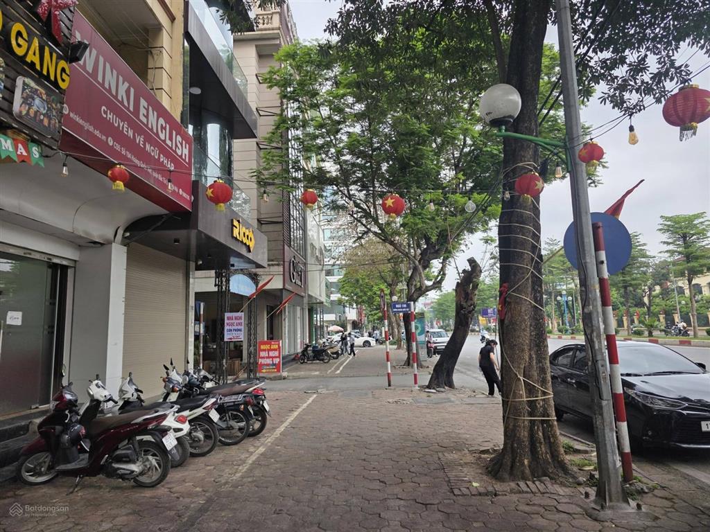 Tòa vp 8 tầng mặt phố, dt 1,2 tỷ/năm, 105m2, mt 6,5m, giá 55 tỷ