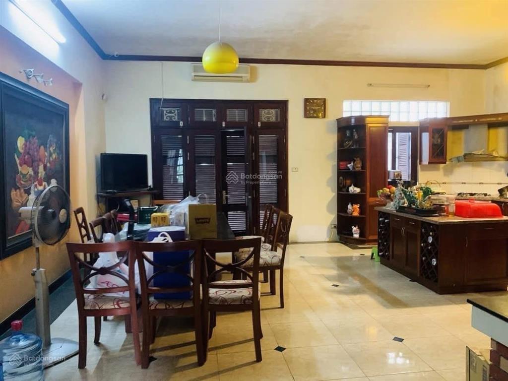 Mt 9m, 98m2, đường 3 ô tô tránh, sát phố, 3 thoáng, giá 33.8 tỷ
