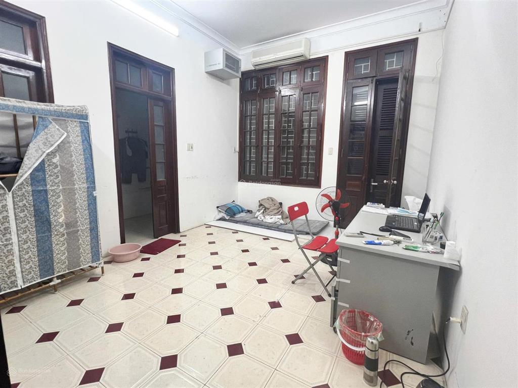 Chính chủ, ô tô vào nhà, ngõ thông kd sầm uất, vài bước chân ra mặt phố  104m giá 24 tỷ
