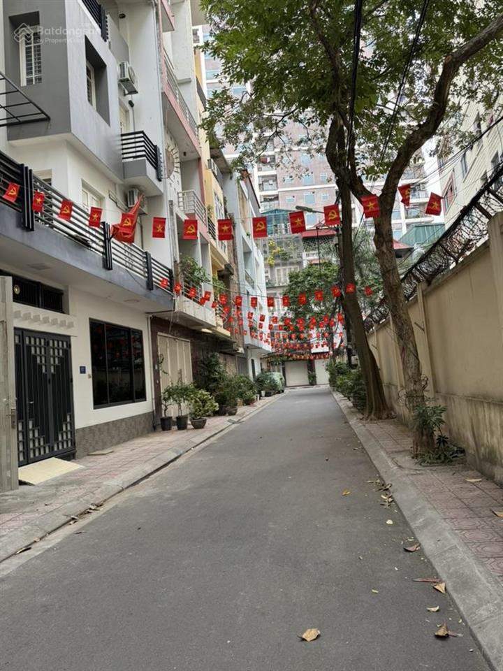 Lô góc phân lô, gara ô tô, vỉa hè 2 mặt, 3 ô tô tránh, dt 72m², giá 32 tỷ có tl