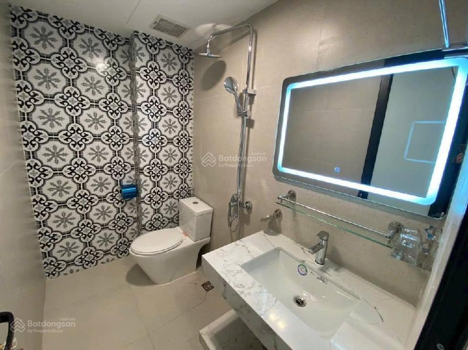 Lô góc phân lô, gara ô tô, vỉa hè 2 mặt, 3 ô tô tránh, dt 72m², giá 32 tỷ có tl