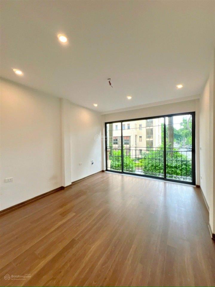 Thuê làm văn phòng quá hợp, đường ô tô, thông sàn xây mới 90m2, giá 43tr/tháng