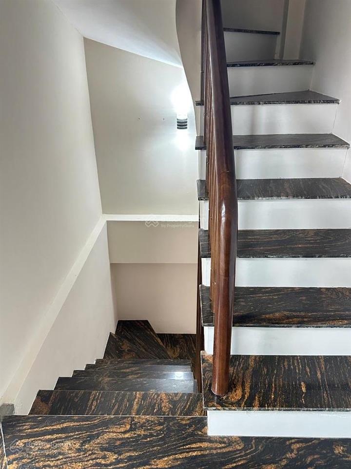 Cực rẻ! cho thuê nhà văn phòng xây mới, 5 tầng, 7pn, ô tô đỗ cửa, 70m² giá chỉ 17tr
