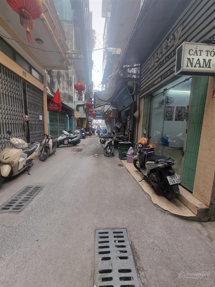 Lô góc! ô tô vào nhà, cách 3 nhà ra phố, 82m2, mt 4.5m, giá 260 tr/m2