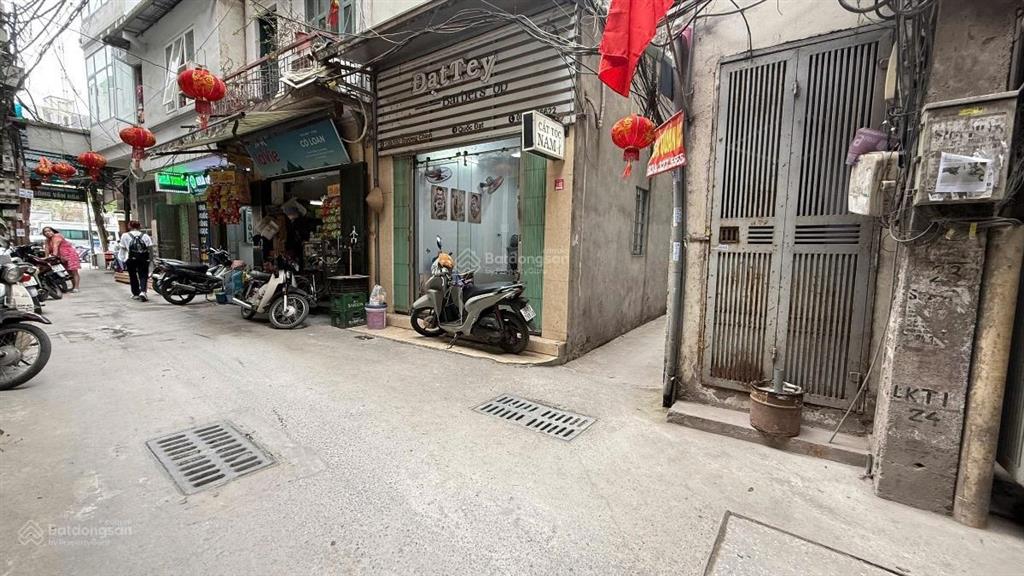 Lô góc! ô tô vào nhà, cách 3 nhà ra phố, 82m2, mt 4.5m, giá 260 tr/m2