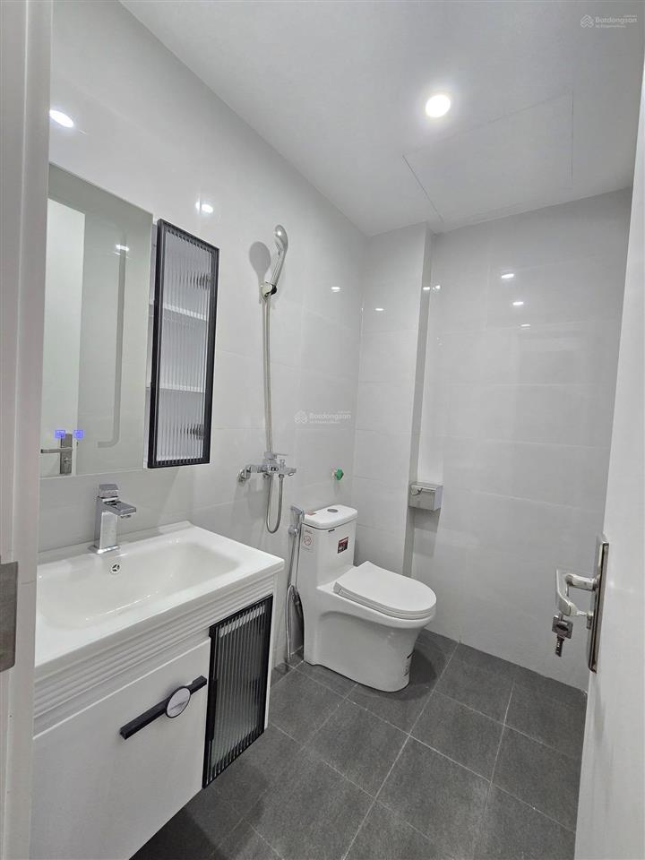 Cho thuê nguyên căn phân lô đường 3 ô tô 5 tầng ở hoặc làm văn phòng 46m2 giá chỉ 18tr/tháng