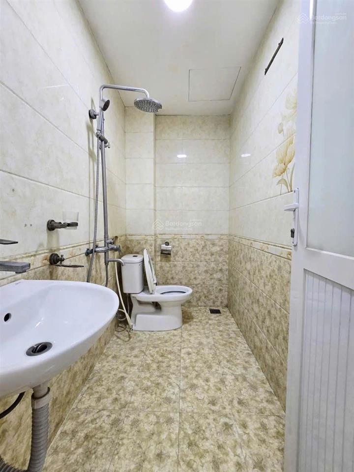 Cho thuê nhà mặt phố kim mã, 5 tầng 1 hầm thông sàn kinh doanh đỉnh chỉ 12tr/tháng