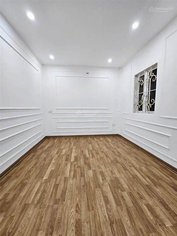 Cho thuê nhà mặt phố kim mã, 5 tầng 1 hầm thông sàn kinh doanh đỉnh chỉ 12tr/tháng