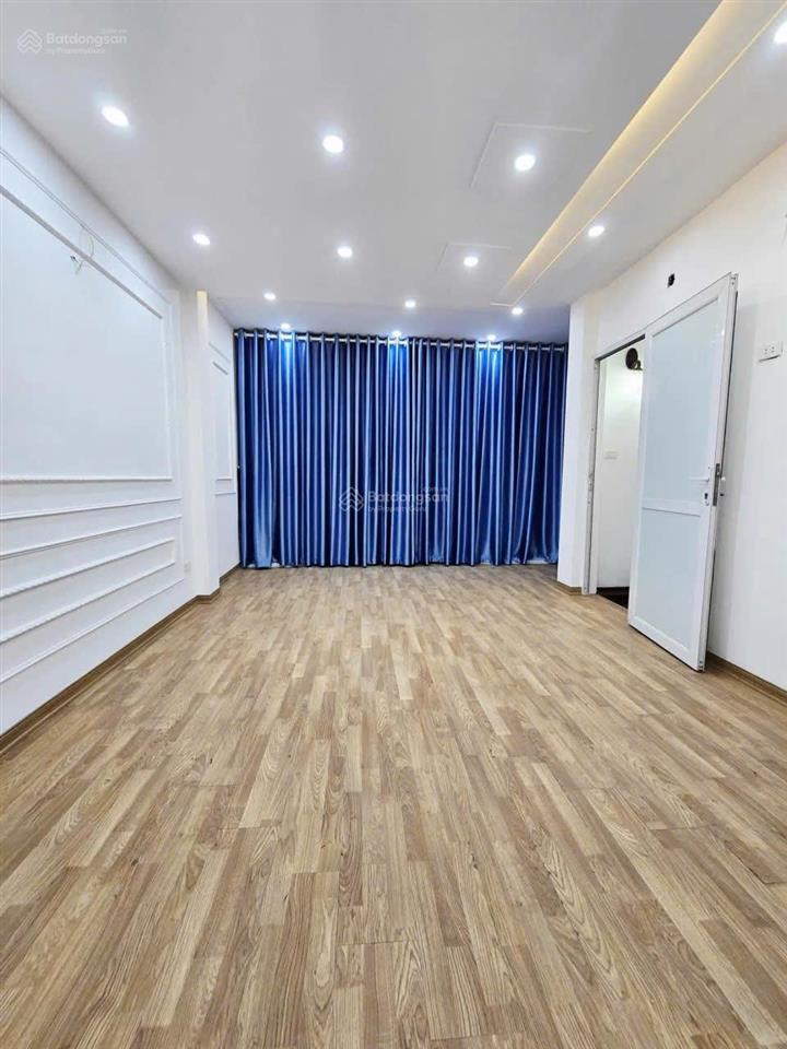 Cho thuê nhà mặt phố kim mã, 5 tầng 1 hầm thông sàn kinh doanh đỉnh chỉ 12tr/tháng