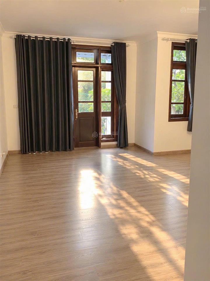 Biệt thự ciputra khu c, lô góc nhà đẹp vào ở ngay 240m giá 65tr có thương lượng