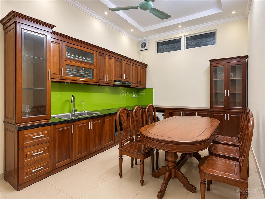 Cho thuê nhà phân lô, đường ô tô tránh, gần phố lớn, đã sửa lại sạch đẹp, 45m giá 15tr/tháng
