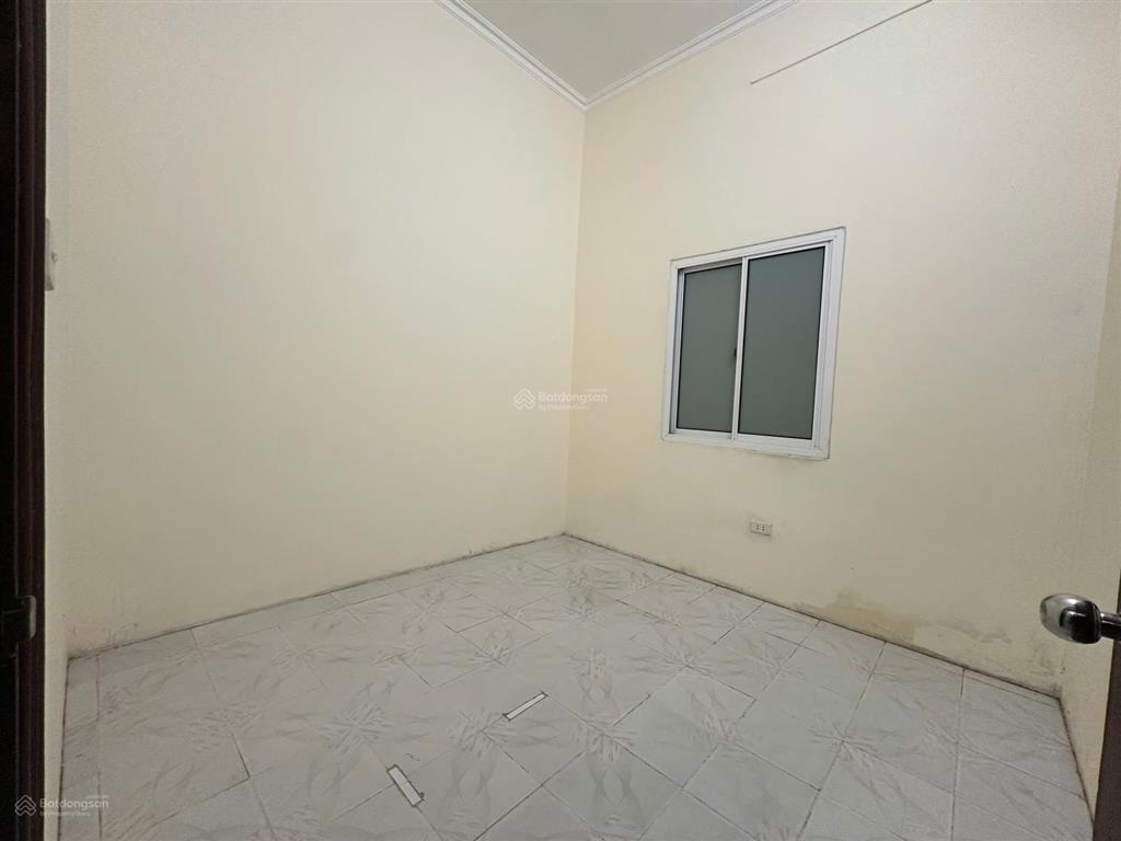 Cho thuê nhà phân lô, đường ô tô tránh, gần phố lớn, đã sửa lại sạch đẹp, 45m giá 15tr/tháng