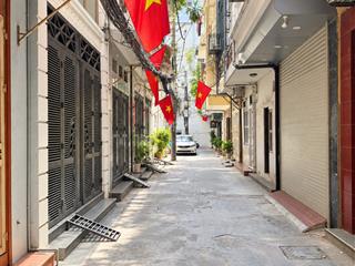 Cho thuê nhà phân lô, đường ô tô tránh, gần phố lớn, đã sửa lại sạch đẹp, 45m giá 15tr/tháng