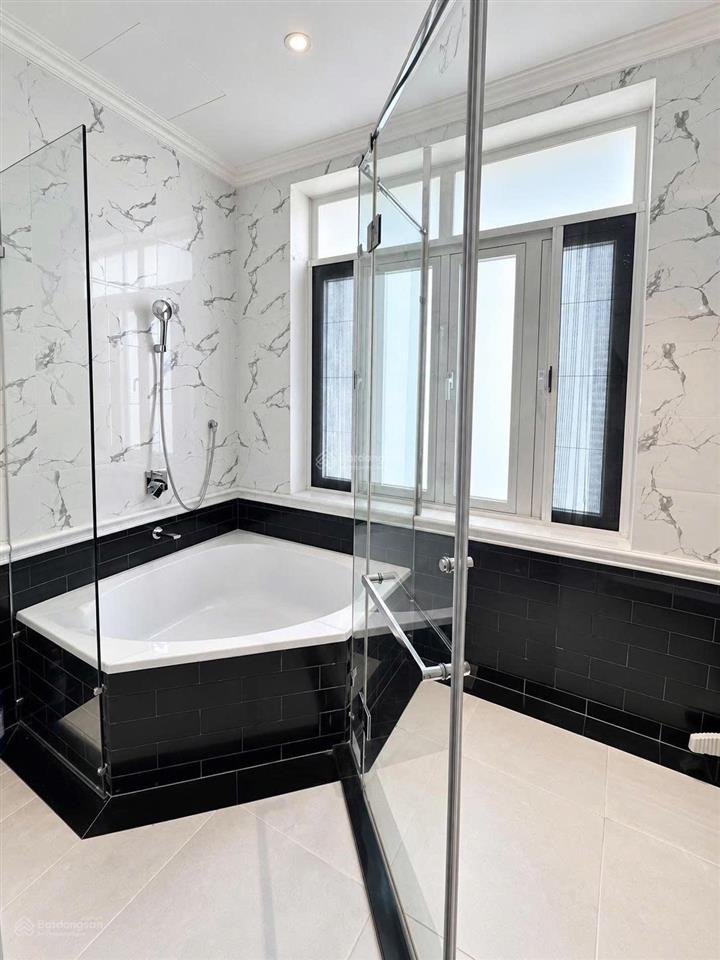 Biệt thự ciputra mới đẹp 200m, 5 phòng ngủ, full nội thất giá 65 triệu/tháng