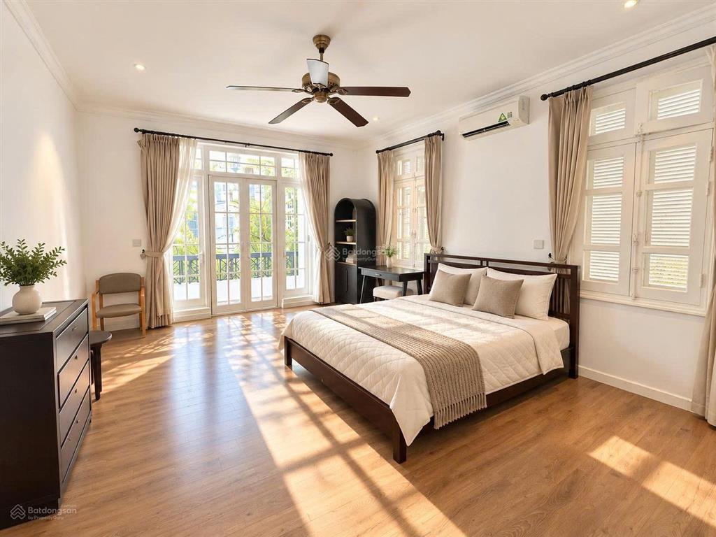 Biệt thự ciputra mới đẹp 200m, 5 phòng ngủ, full nội thất giá 65 triệu/tháng