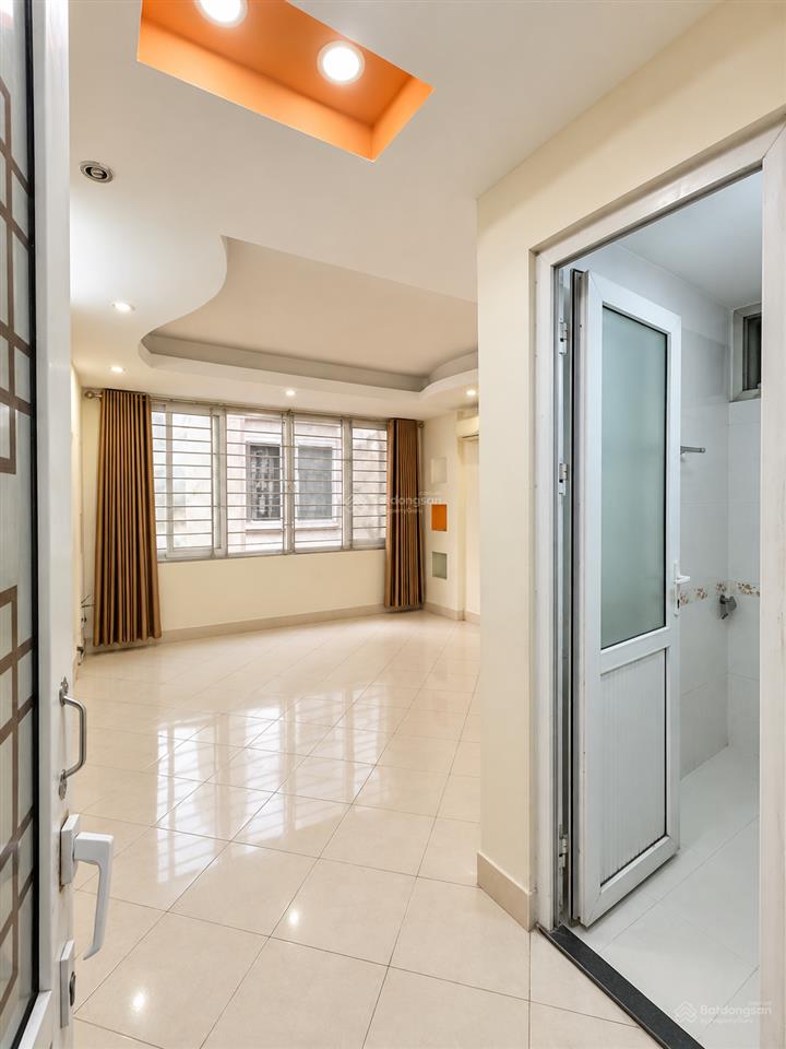 Nhà đẹp rất gần phố, thoáng sạch, 3pn, vs khép kín, 5 tầng giá 15tr/tháng ở ngay
