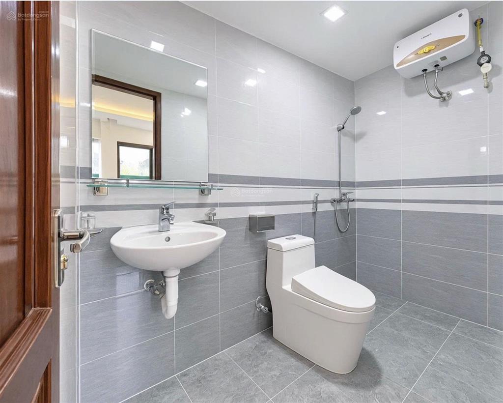 Quá rẻ! ccmn 6 tầng, 15 phòng kín full nội thất nhập ngoại, doanh thu gần 1 tỷ/năm, 75m giá 18 tỷ