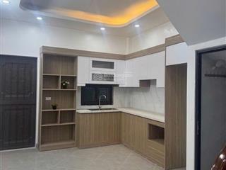 Hàng hiếm  nhà mới 5 tầng, dt 32m², gần trường cấp 3 và khu tái định cư đông mỹ . giá chào 4.4 tỷ