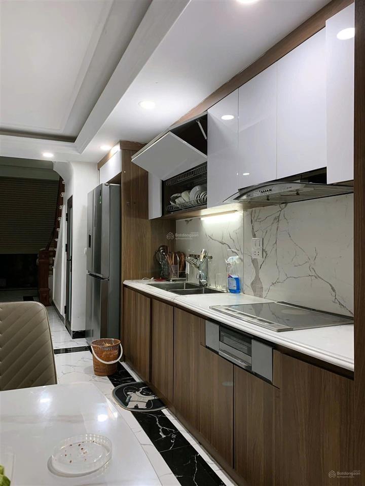 Giảm 1.5 tỷ bán nhà gấp 5t 41.5m2 tại thị trấn văn điển, oto đỗ cửa, nội thất sẵn sàng chỉ về ở