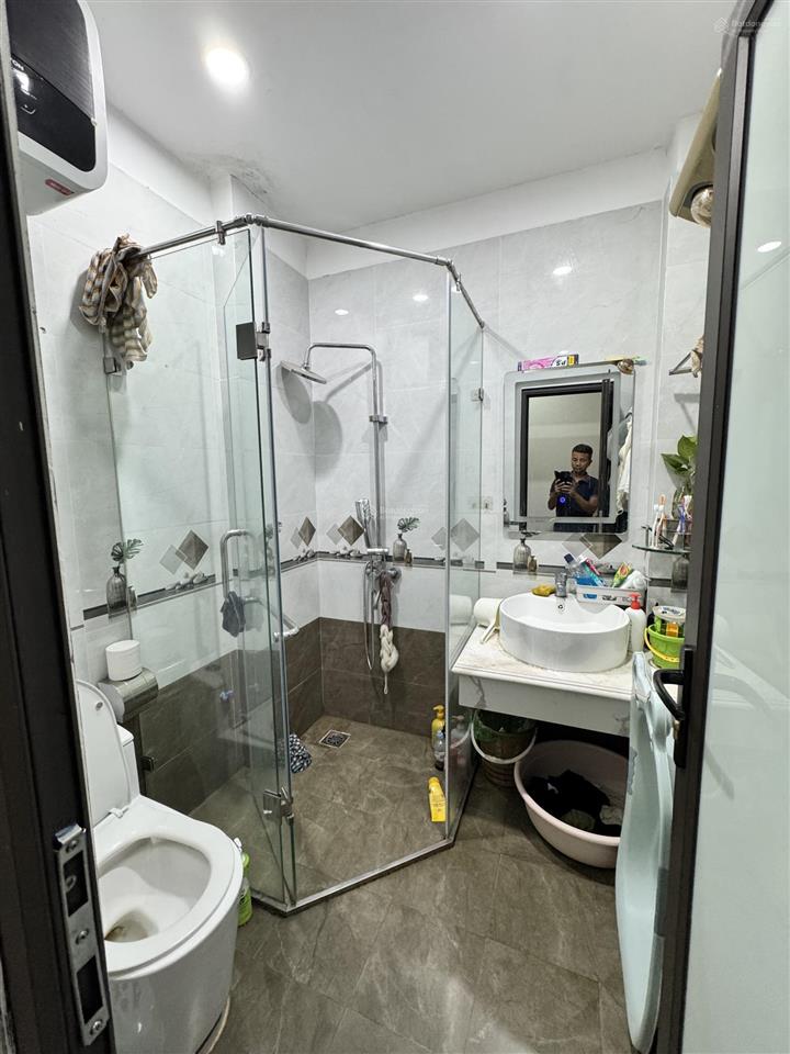 Giảm 1.5 tỷ bán nhà gấp 5t 41.5m2 tại thị trấn văn điển, oto đỗ cửa, nội thất sẵn sàng chỉ về ở