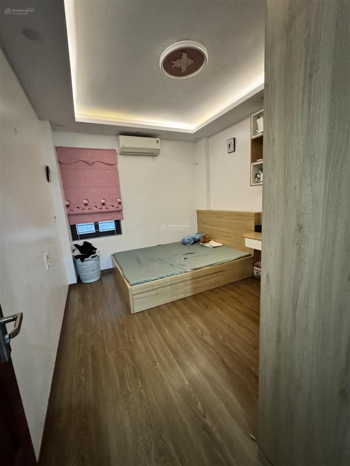Giảm 1.5 tỷ bán nhà gấp 5t 41.5m2 tại thị trấn văn điển, oto đỗ cửa, nội thất sẵn sàng chỉ về ở