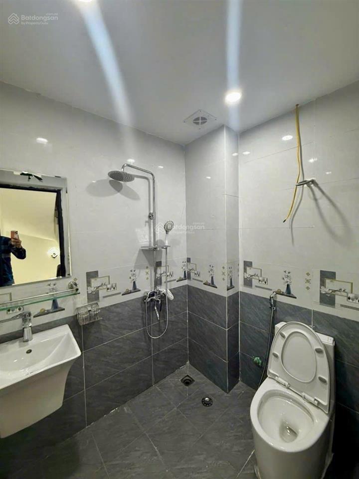 Bán nhà đẹp, 8 tỷ, 32.4m2 (thực 40m2), 4pn, 3wc, 5 tầng, tứ hiệp, gần ngọc hồi, linh đàm