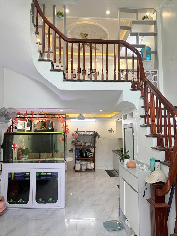 Bán nhà đẹp, 8 tỷ, 32.4m2 (thực 40m2), 4pn, 3wc, 5 tầng, tứ hiệp, gần ngọc hồi, linh đàm