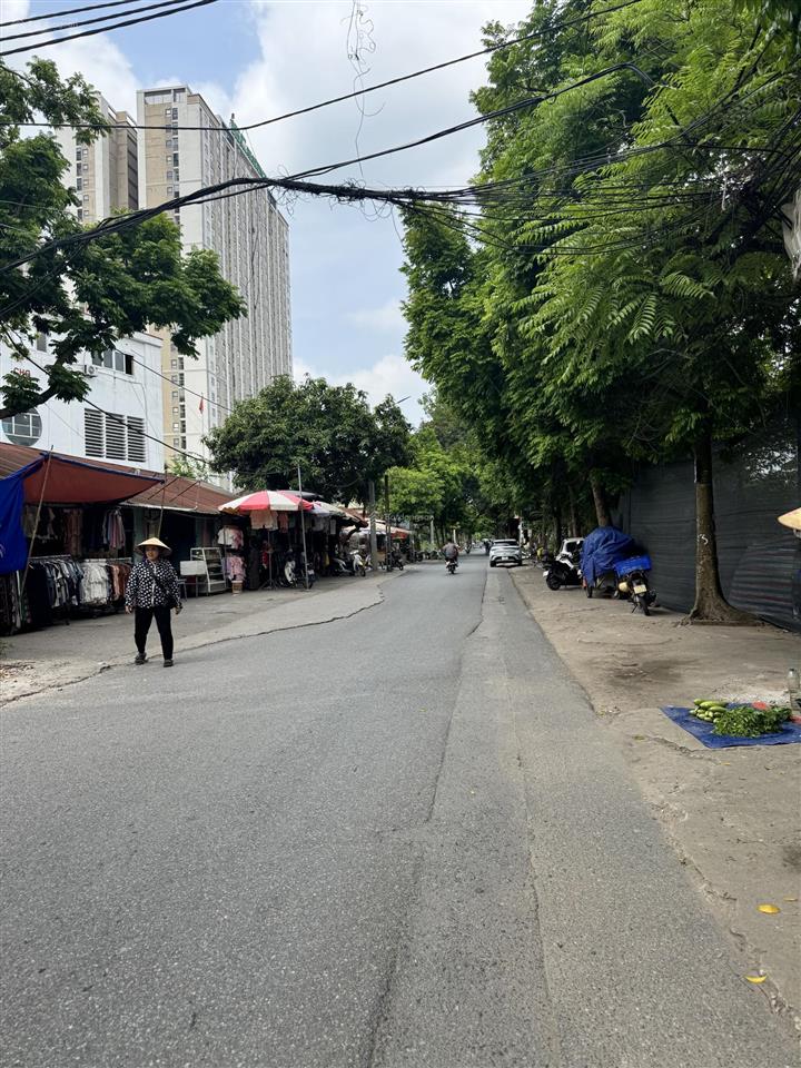 Bán nhà đẹp, 8 tỷ, 32.4m2 (thực 40m2), 4pn, 3wc, 5 tầng, tứ hiệp, gần ngọc hồi, linh đàm