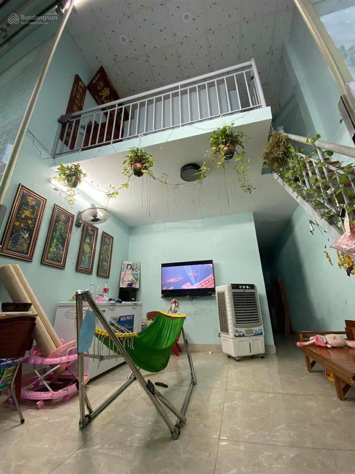 Chỉ 4,5 tỷ nhà 2 tầng 40m2 gần ga ngọc hồi ô tô 7 chỗ đỗ cửa sát đại đô thị vingroup