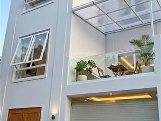 Nhà đẹp 4 tầng ngay ga metro xa lộ hà nội, ngang 6.5m,đường ôtô tránh,nội thất cao cấp,sổ vuông vức