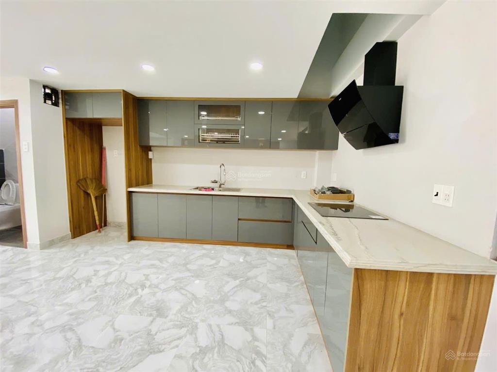 Mặt tiền kinh doanh đa ngành nghề ngay xa lộ hà nội, quận 9, ngang 6m bề thế,2 tầng btct,nhỉnh 6 tỷ
