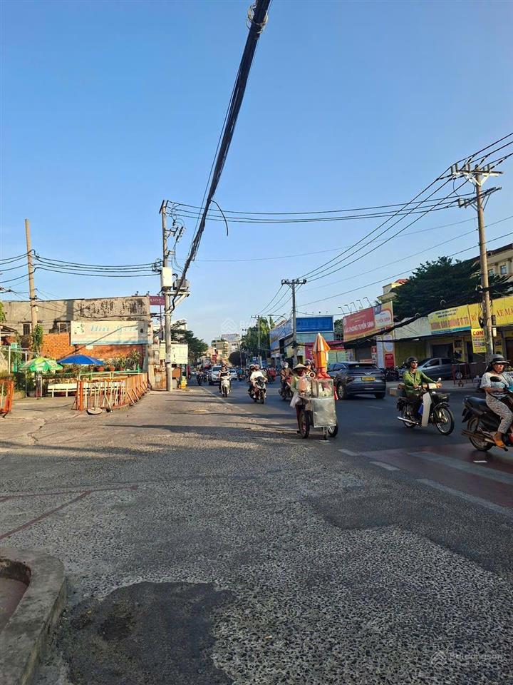 Bán nhà đẹp 3 tầng hẻm xe hơi ngay mặt tiền đỗ xuân hợp phước long b, đối diện phước bình, chỉ 8 tỷ