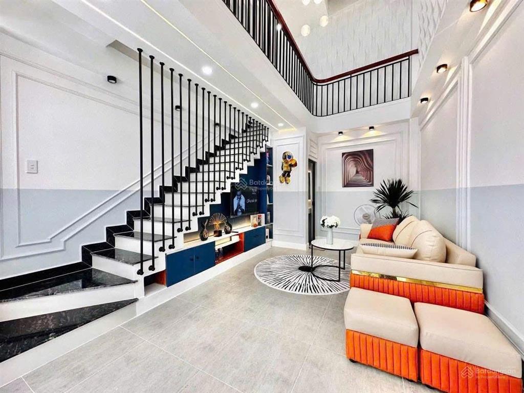 Nhà mới xây dựng vị trí đẹp, gần chợ trường học,hxh